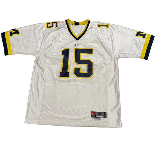White sports jersey with number 15 and Nike logo on a white background