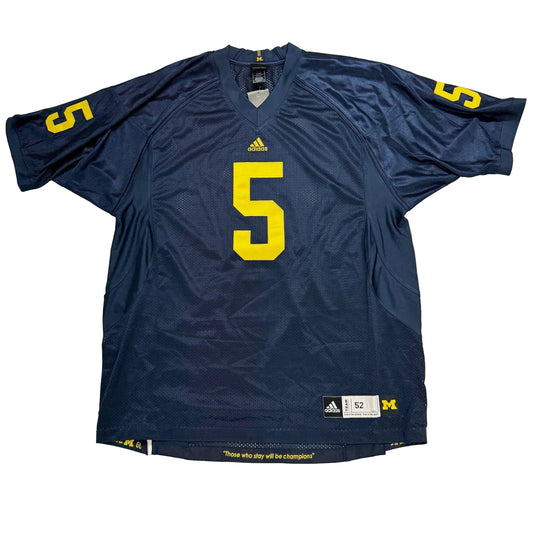 Blue sports jersey with yellow number 5 on a white background